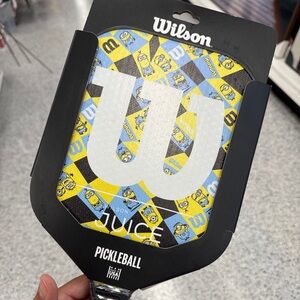 Wilson Juice Minions pickleballl paddle